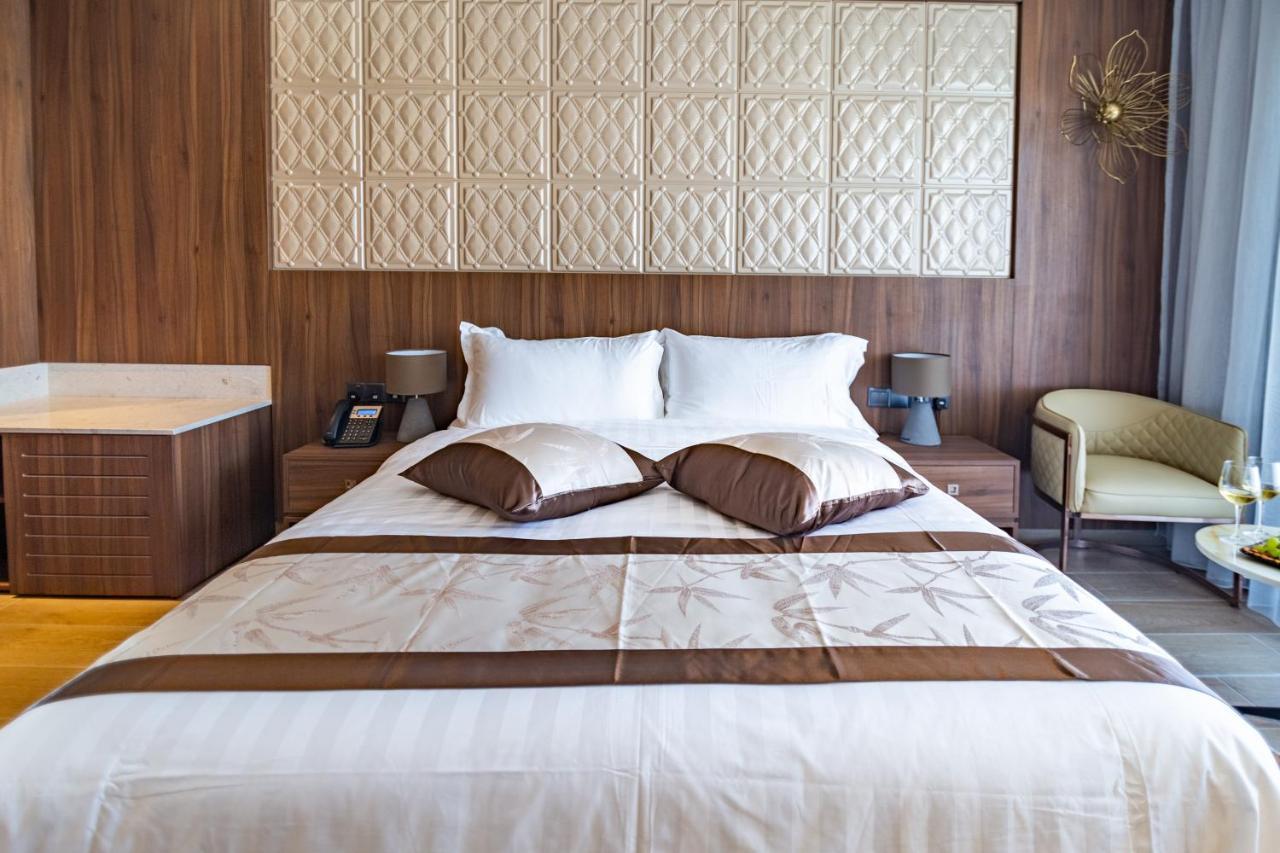 Leonardo Boutique Hotel Larnaca Extérieur photo