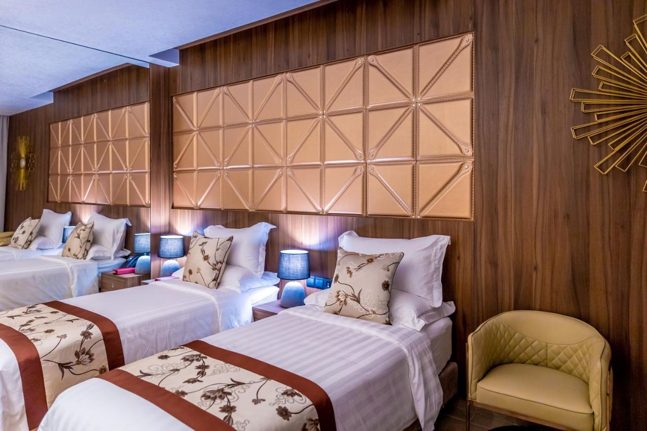 Leonardo Boutique Hotel Larnaca Extérieur photo