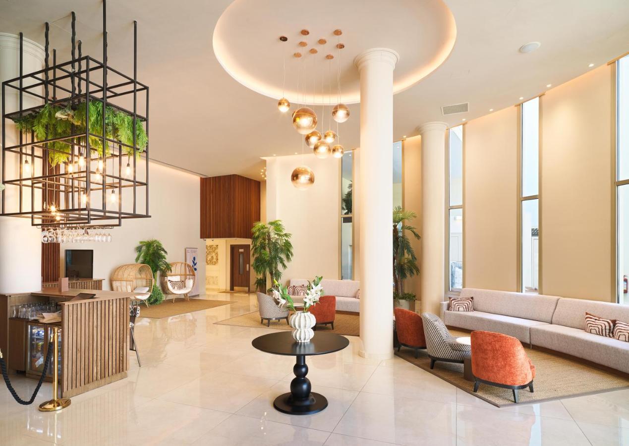 Leonardo Boutique Hotel Larnaca Extérieur photo